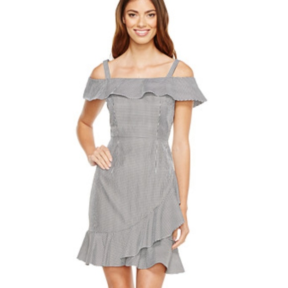 Anthropologie Dresses & Skirts - Anthropologie Gingham Print Cold Shoulder Dress